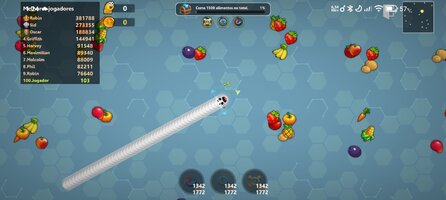 Screenshot_2025-04-16-01-24-37-761_com.snake.io.slither.worms.jpg