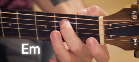 Screenshot_2025-10-27-19-23-04-335_com.joytunes.simplyguitar.jpg
